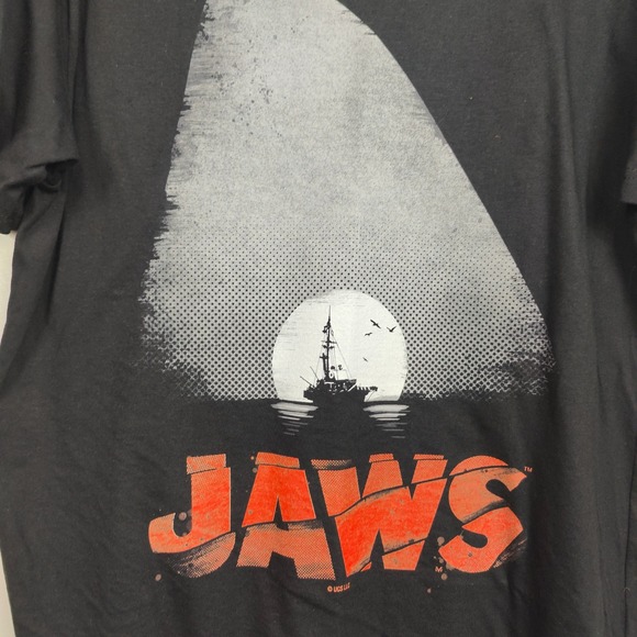 Fright Rags Jaws T-Shirt Mens Large Black Shark Fin Movie Graphic Tee Horror - Picture 2 of 5